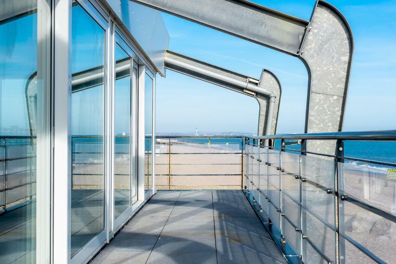 לנסינג Amazing Beach Apartment מראה חיצוני תמונה